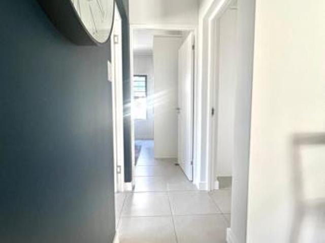 3 Bedroom Apartment in Somerset West Central