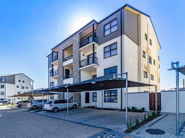 3 Bedroom Apartment in Somerset West Central