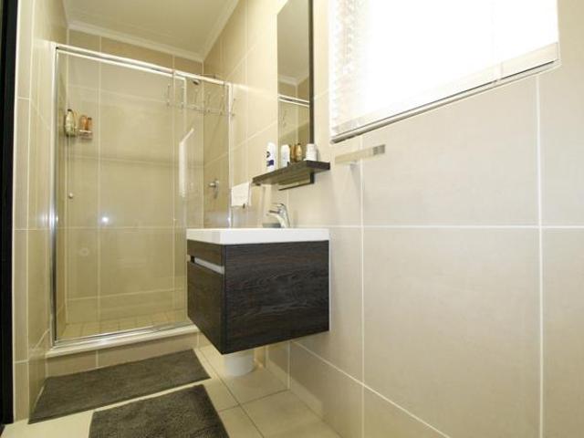 3 Bedroom Apartment in Somerset West Central