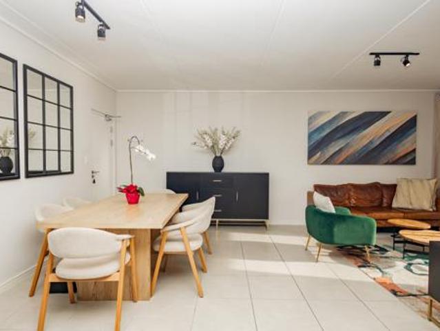 3 Bedroom Apartment in Somerset West Central