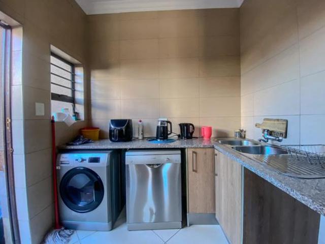 3 Bedroom Apartment in Thatchfield