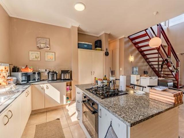 3 Bedroom Apartment in Tinley Manor
