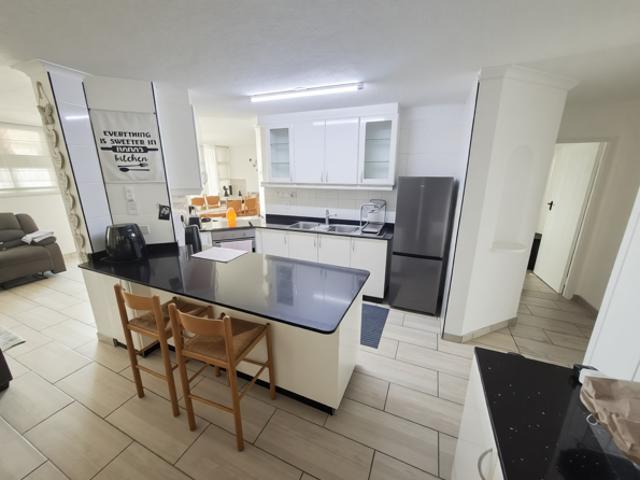 3 Bedroom Apartment in Uvongo