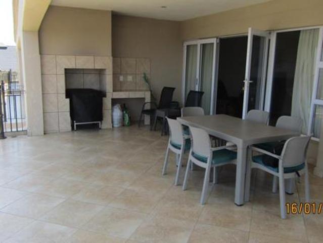 3 Bedroom Apartment in Uvongo Beach
