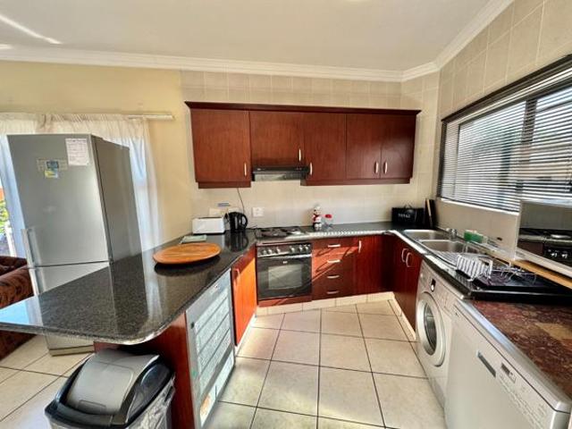 3 Bedroom Apartment in Uvongo Beach