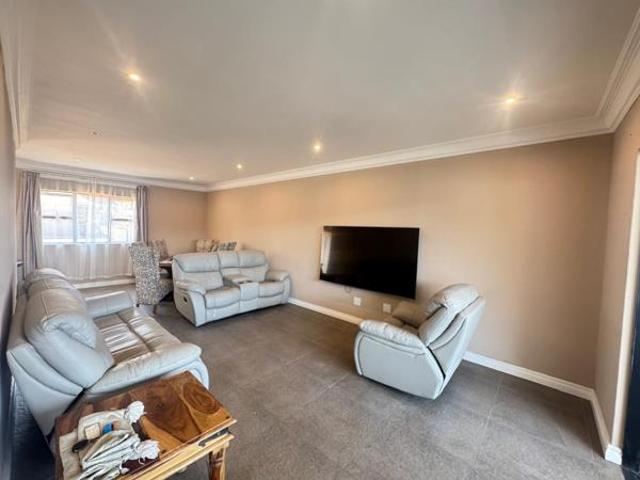 3 Bedroom Apartment in Umgeni Park