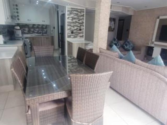 3 Bedroom Apartment in Umhlanga Rocks