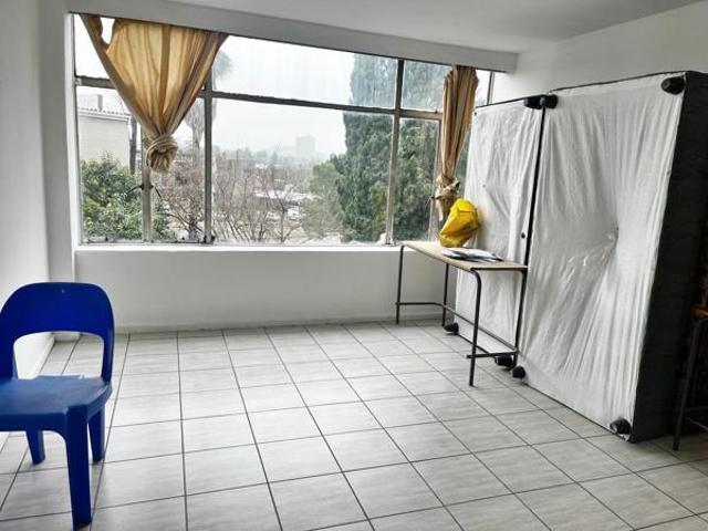 3 Bedroom Apartment in Universitas