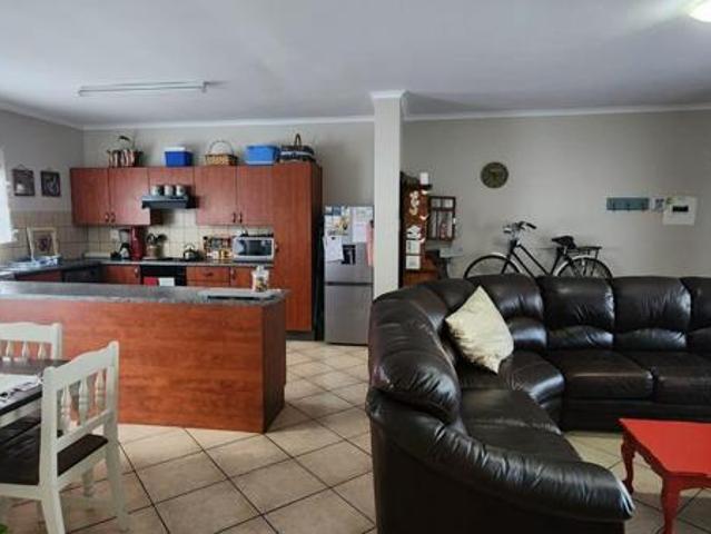 3 Bedroom Apartment in Vaal Park