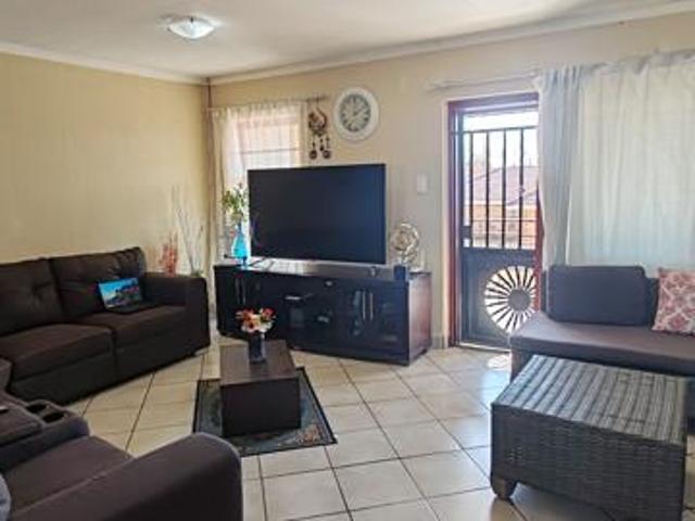3 Bedroom Apartment in Vaal Park