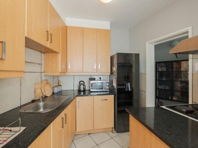 3 Bedroom Apartment in Vredehoek