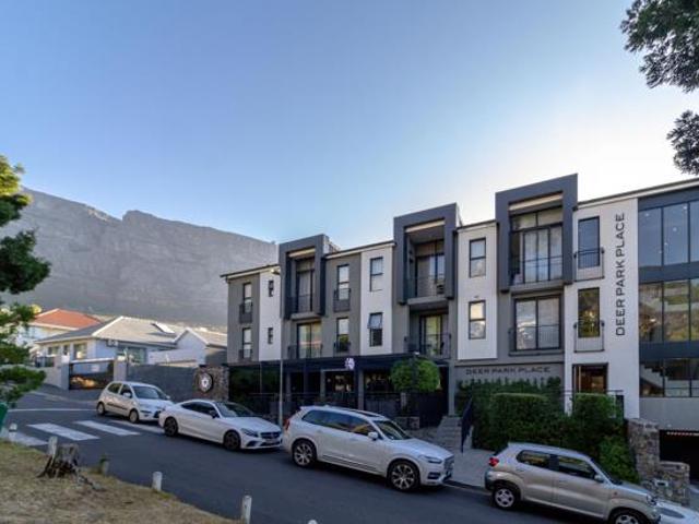3 Bedroom Apartment in Vredehoek