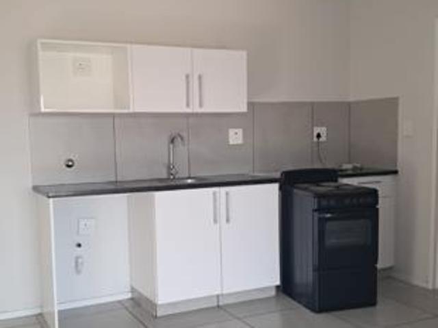 3 Bedroom Apartment in Wynberg