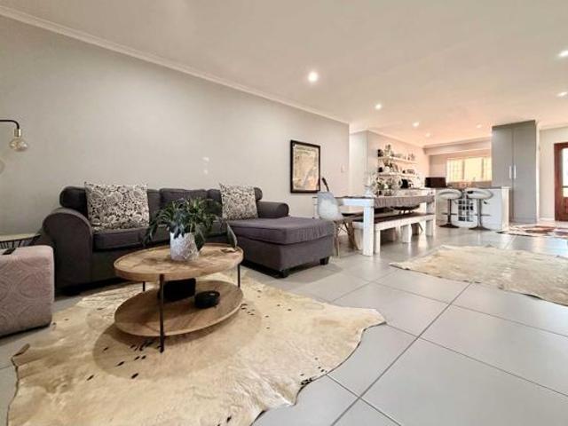 3 Bedroom Apartment in Wakenshaw Estate