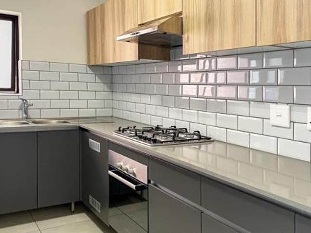 3 Bedroom Apartment in Waterfall