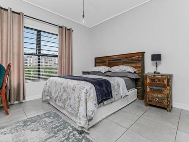 3 Bedroom Apartment in Waterfall