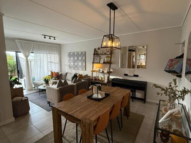 3 Bedroom Apartment in Waterfall
