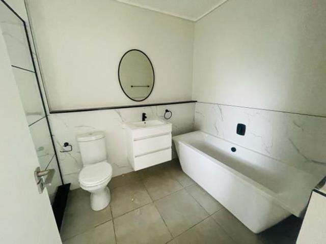 3 Bedroom Apartment in Waterfall