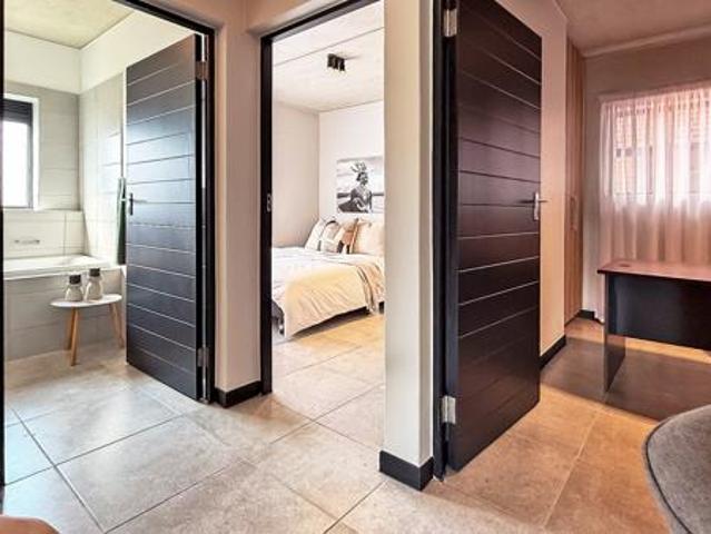 3 Bedroom Apartment in Waterfall