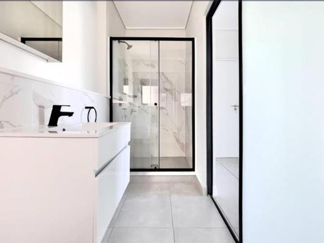 3 Bedroom Apartment in Waterfall