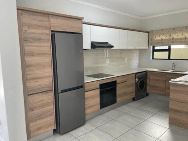3 Bedroom Apartment in Waterfall