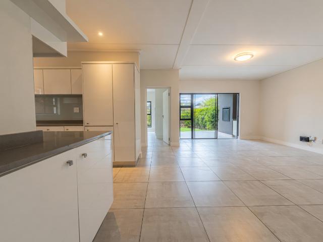 3 Bedroom Apartment in Waterfall