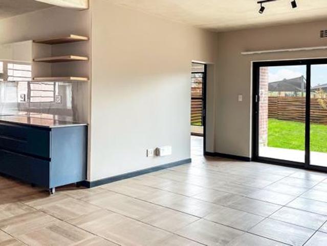 3 Bedroom Apartment in Waterfall
