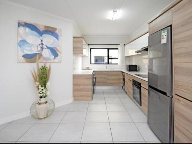 3 Bedroom Apartment in Waterfall