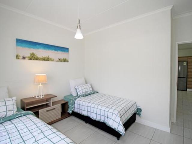 3 Bedroom Apartment in Waterfall