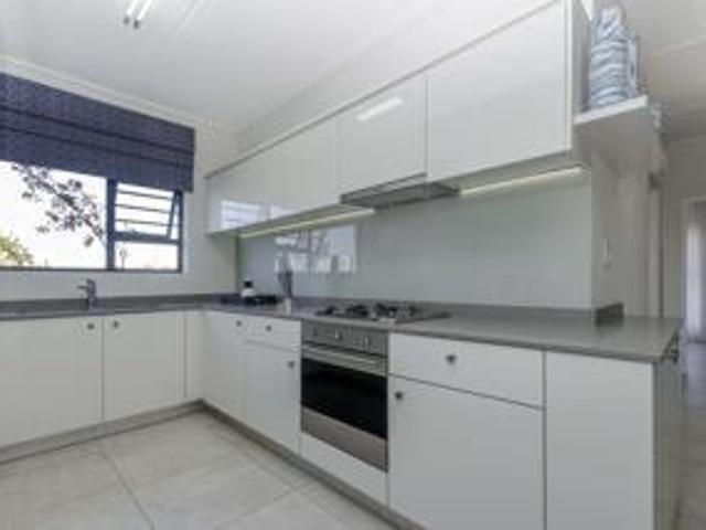 3 Bedroom Apartment in Waterfall