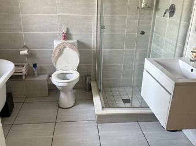 3 Bedroom Apartment in Waterfall