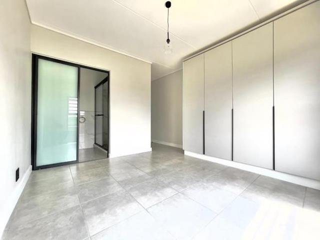 3 Bedroom Apartment in Waterfall