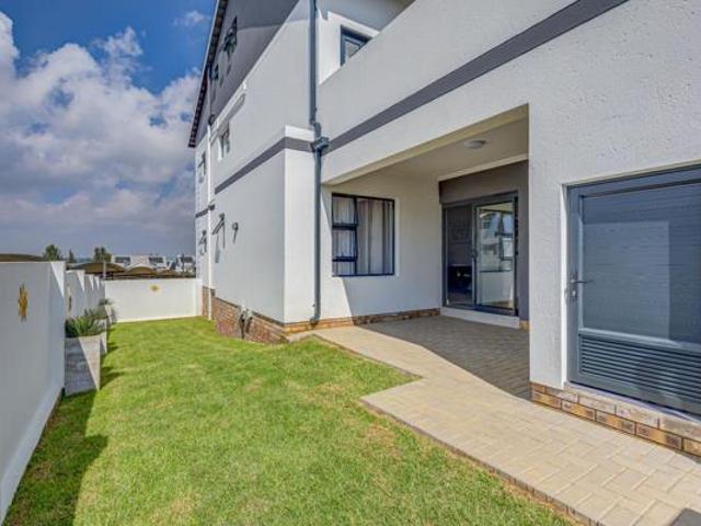 3 Bedroom Apartment in Waterfall
