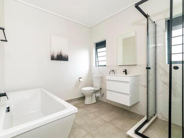 3 Bedroom Apartment in Waterfall