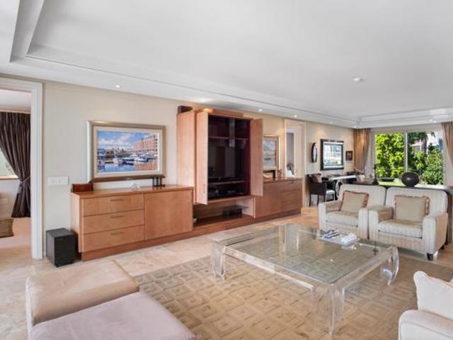 3 Bedroom Apartment in Waterfront