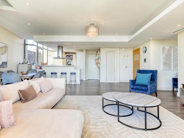 3 Bedroom Apartment in Waterfront