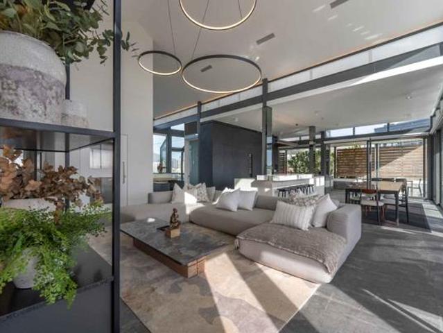 3 Bedroom Apartment in Waterfront