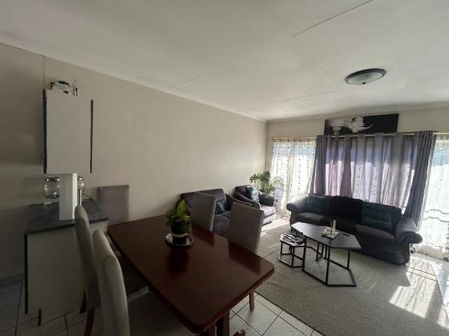 3 Bedroom Apartment in Waterkloof Glen