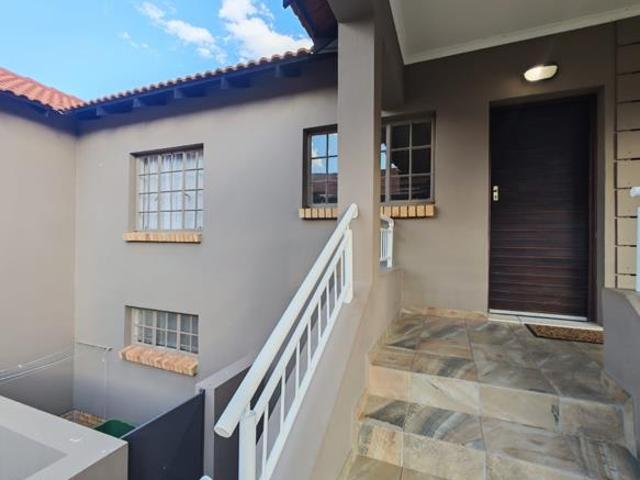 3 Bedroom Apartment in Waterkloof East