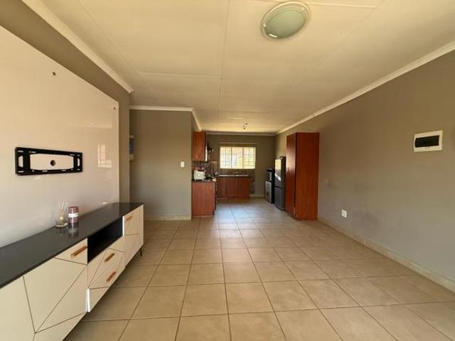 3 Bedroom Apartment in Waterval East
