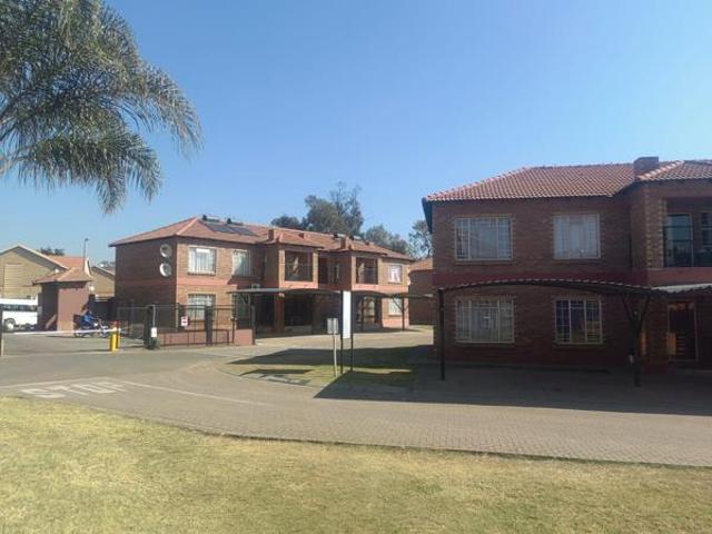 3 Bedroom Apartment in Waterval East