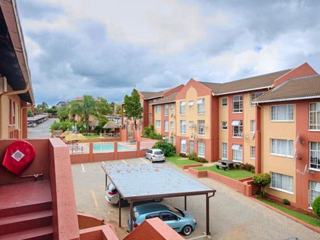 3 Bedroom Apartment in Weltevreden Park