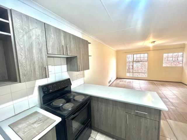 3 Bedroom Apartment in Weltevreden Park