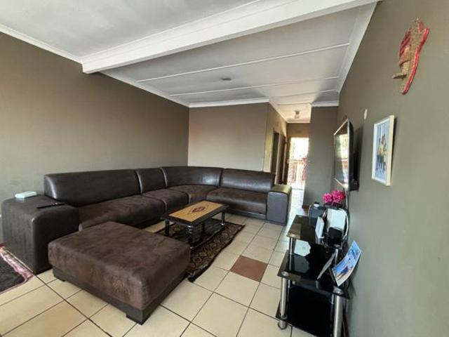 3 Bedroom Apartment in Wentworth Park