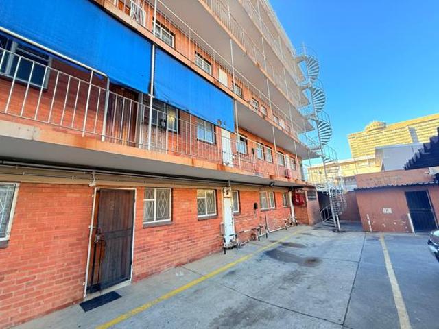 3 Bedroom Apartment in Westdene