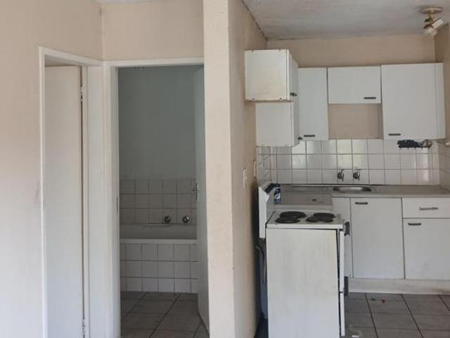 3 Bedroom Apartment in Westdene