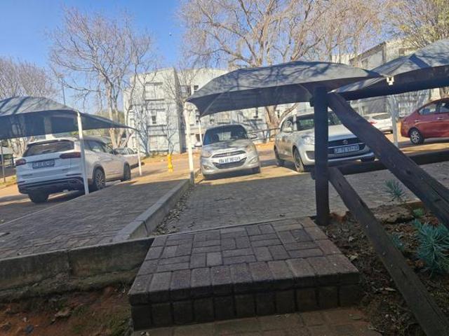 3 Bedroom Apartment in Westdene