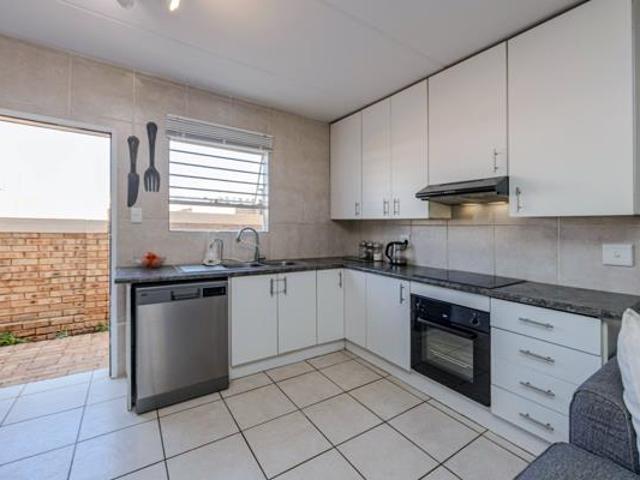 3 Bedroom Apartment in Wilgeheuwel