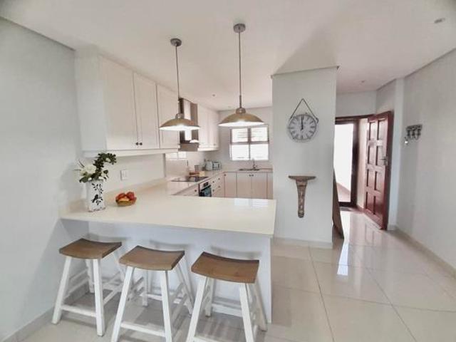 3 Bedroom Apartment in Willard Beach