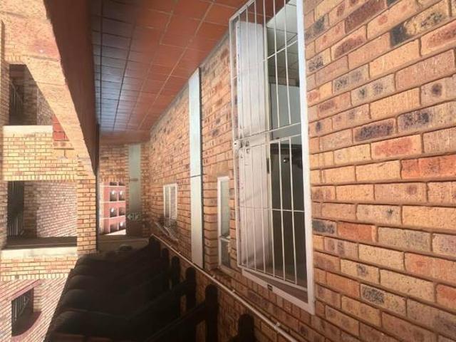 3 Bedroom Apartment in Zwartkop